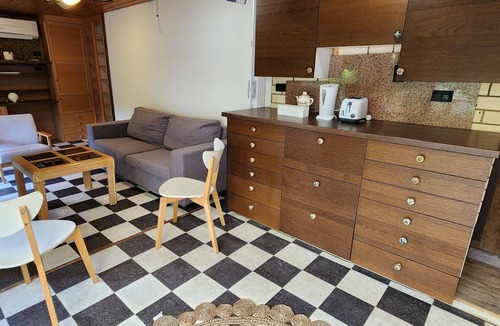 Modbury House | Garden View - Entire two Bedroom Unit