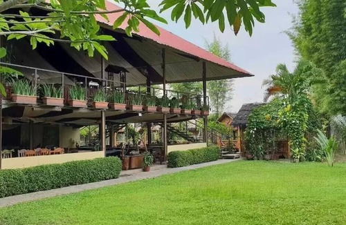 Mungkid House | Garden View Family Room with Extra Bed (Sleep 3)