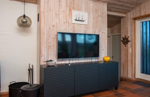 Femmøller House | Garden-view Holiday Home in Jutland with Sauna