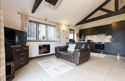 Ollerton Cabin | Garden View · River Maun Studio Cottages