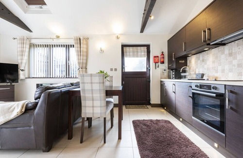 Ollerton Cabin | Garden View · River Maun Studio Cottages