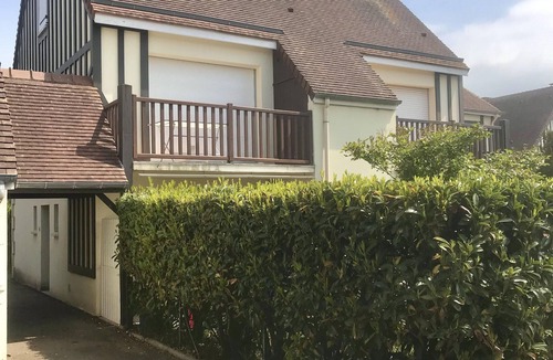 Cabourg Apartment | Garden, workshop spirit, bikes, all renovated!