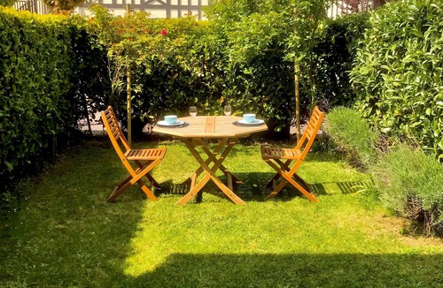 Cabourg Apartment | Garden, workshop spirit, bikes, all renovated!