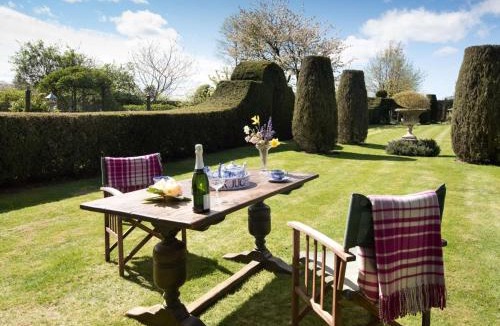 Elgin House | Gardener's Cottage