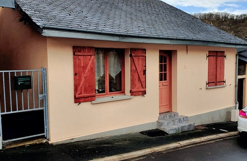 Fumay House | GARDENERS' COTTAGE