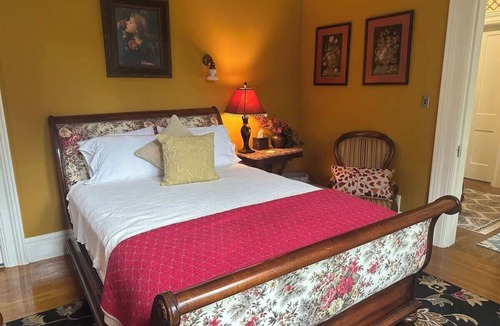 Oswego Bed & Breakfast | Gardenia Suite - The Belvedere Inn