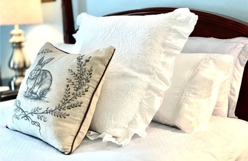 Oswego Bed & Breakfast | Gardenia Suite - The Belvedere Inn