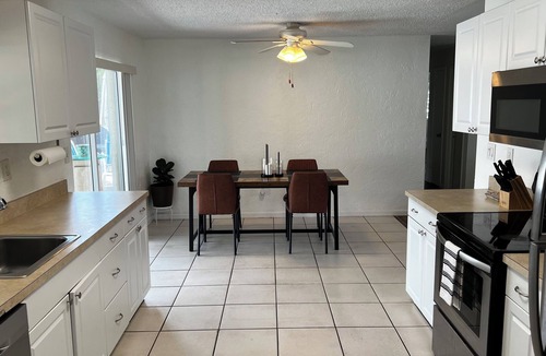 Palm Beach Gardens Hotel | Gardens Getaway w/Private Pool & Yard
