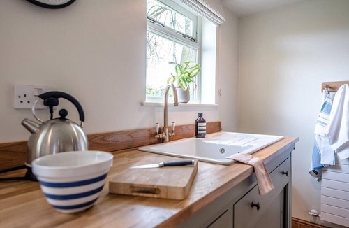 Eye House | Gardiners Cottage Barn