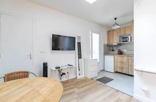 Saint-Vincent-de-Paul Apartment | Gare du Nord Confortable pied à terre avec patio