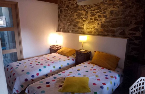 Le Minihic-sur-Rance Bed & Breakfast | GAREL's bedroom with bathroom, 25m2