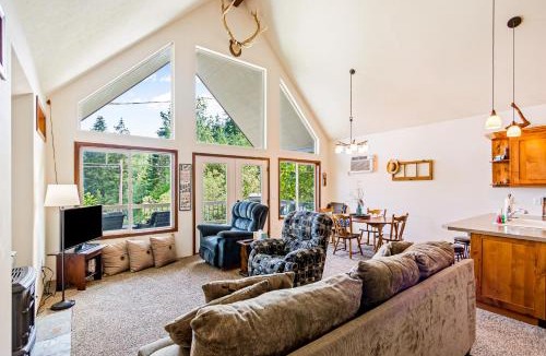 Sagle House | Garfield Bay View Home