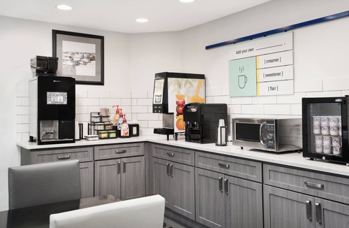 Auburn Hotel | Garner Auburn - Seattle by IHG