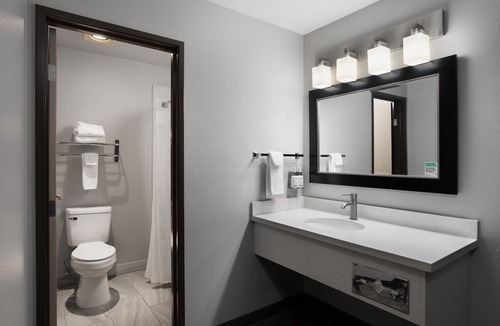 Auburn Hotel | Garner Auburn - Seattle by IHG