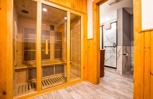 North River Cabin | Garnet Hill Lodge