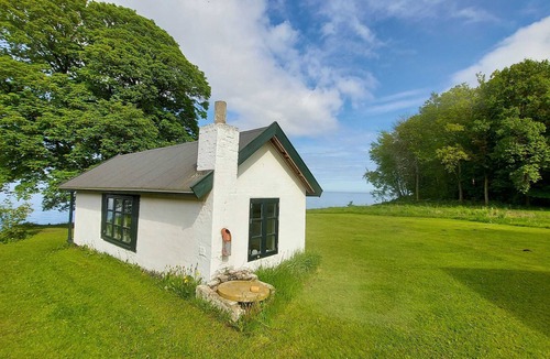 Klippinge House | Garnhuset - The perfect getaway right on the beach and surrounded by forest