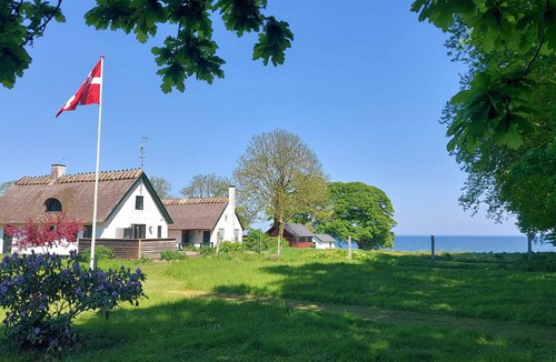 Klippinge House | Garnhuset - The perfect getaway right on the beach and surrounded by forest