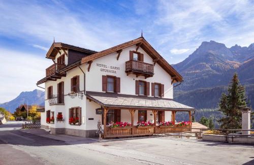 Engadin Scoul Hotel | Garni Alpenrose - Grusaida