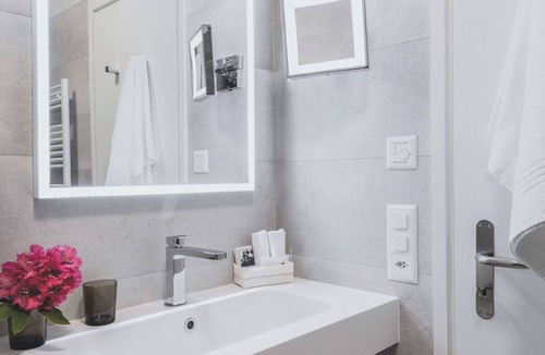 Arcegno Hotel | Garni Elena