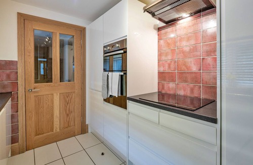 Rhiwbryfdir House | Garreg Ddu