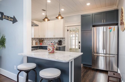 Kerrville House | Garrett House | Hill Country retreat Kerrville - pool - hot tub - outdoor shower