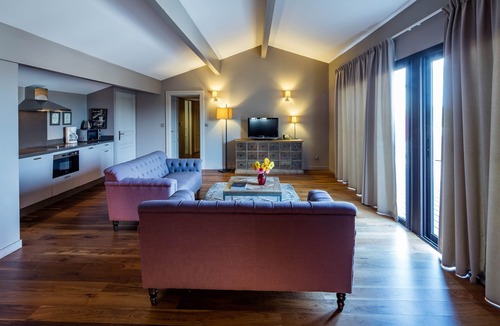 Pezenas Hotel | Garrigae Distillerie de Pézenas