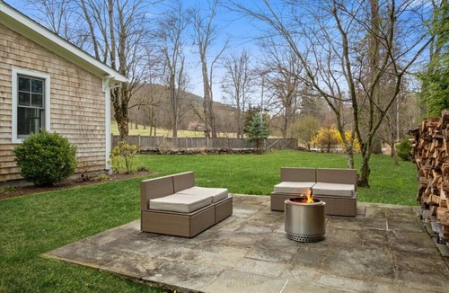 Garrison House | Garrison Retreat | Trails & Stream