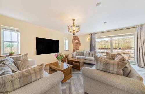 Wing House | Garth House - Peel Castle