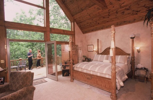 Hannibal Bed & Breakfast | Garth Woodside Mansion B&B