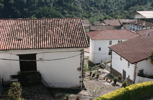 Ezkurra Apartment | Gartzinea, beautiful and spacious rural house in Ezkurra, north of Navarra