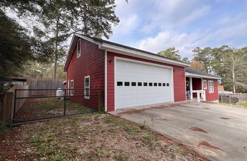 Onalaska Cabin | Gary's Getaway-2/1.5 cabin with covered boat parking and private boat ramp.