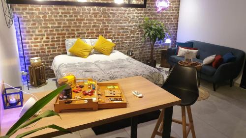 Awoingt Apartment | GARY Suite - Studio Cosy, Spa et jardin privatif à 4 min de Cambrai