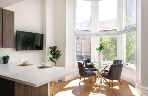 Gaslamp Quarter Apartment | Gaslamp Loft Escape Sleeps 7 in Style