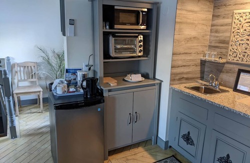 Wolfville Condo | Gaspereau Suite -Jacuzzi, KngBd, DT