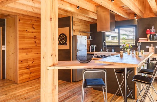 Gastes Ski Chalet | Gastes – Charming Wooden Chalet with Jacuzzi for 6 People