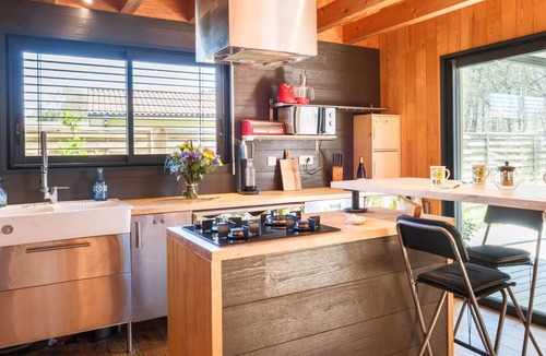 Gastes Ski Chalet | Gastes – Charming Wooden Chalet with Jacuzzi for 6 People