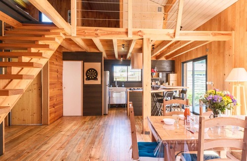 Gastes Ski Chalet | Gastes – Charming Wooden Chalet with Jacuzzi for 6 People
