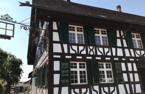 Rafz Hotel | Gasthaus zum Goldenen Kreuz