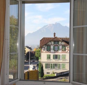 Meggen House | Gasthaus zum Kreuz