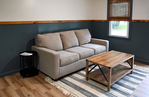 Skaneateles Villa | Gate - Bungalow - One Bedroom Villa, Sleeps 4