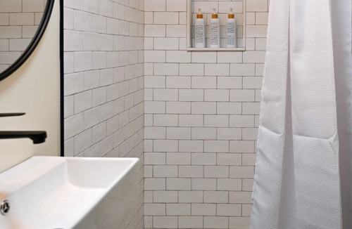 Skaneateles Hotel | Gate - Studio - One Bedroom Hotel, Sleeps 2