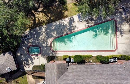 Astrodome House | Gated 2BR Townhouse, Pool & Patio/Near Museums