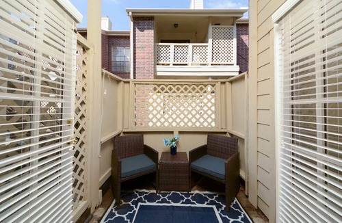 Astrodome House | Gated 2BR Townhouse, Pool & Patio/Near Museums