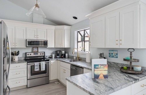 Windwood Coves House | Gated 4 BR, With Lake Access, HotTub