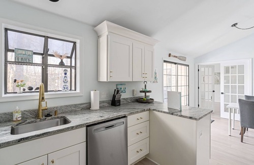 Windwood Coves House | Gated 4 BR, With Lake Access, HotTub