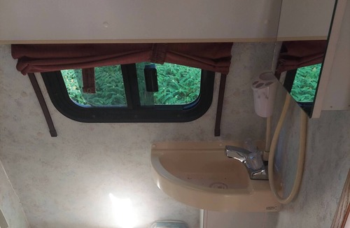 Mountlake Terrace RV Rental | GATED CLASS B RV STAYING