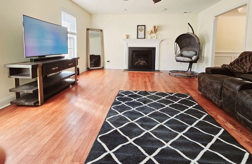 Olivia House | Gated community Home! Golf course & more