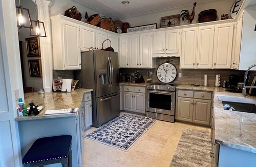 Greensboro Cottage | Gated Cozy 3BdRm Cottage
