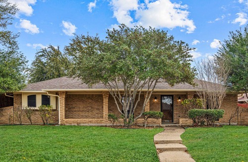 North Central Carrollton House | Gated Driveway Getaway Conveniently Located!