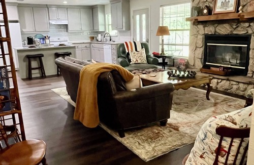 Fort Worth House | Gated Fort Worth Ranch Retreat 3BR - great for Stockyards, Dickies, Downtown